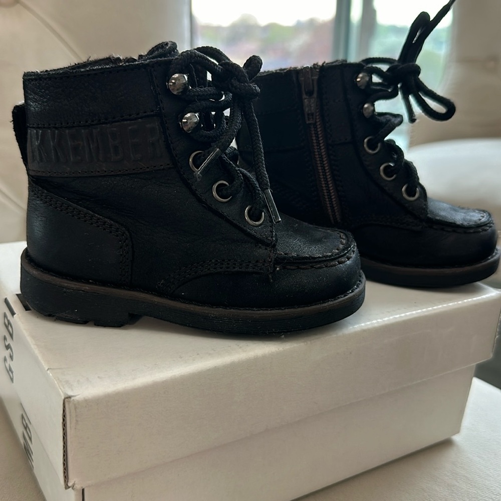 BIKKEMBERGS BABY LEATHER BOOTIES  size 20us